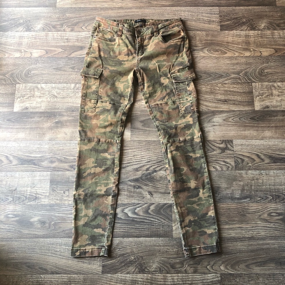 STS Blue Camo Cargo Skinnies
